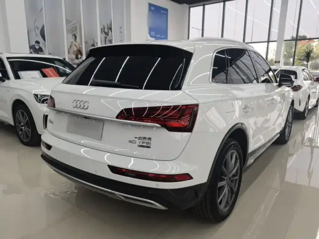 Audi Q5L — Фото автомобиля 6