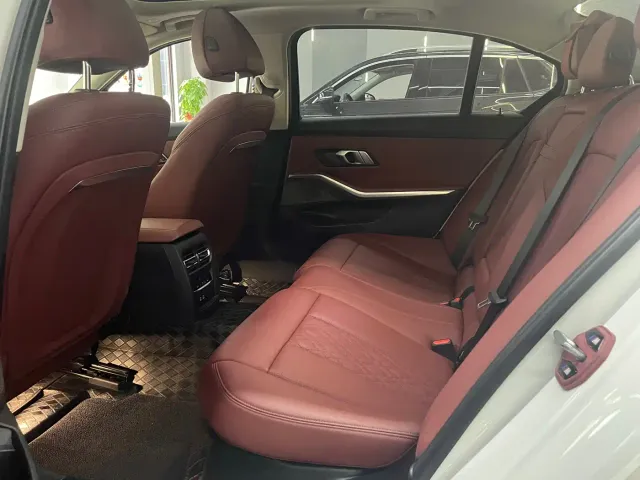 BMW 3 Series — Фото автомобиля 14