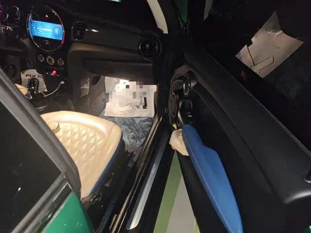 MINI Hatch — Фото автомобиля 19
