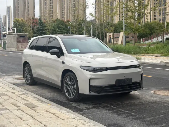 Leapmotor C10 — Фото автомобиля 3