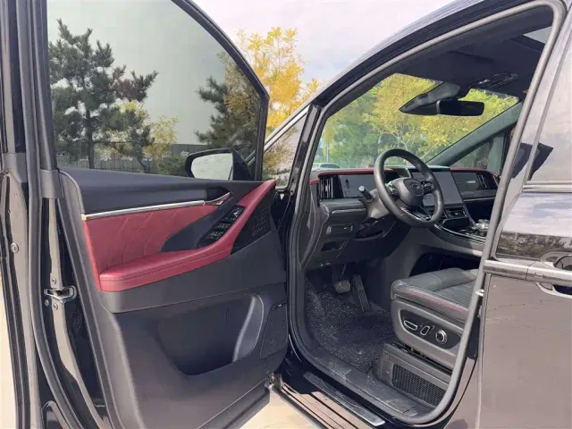 GAC Trumpchi M8 — Фото автомобиля 6