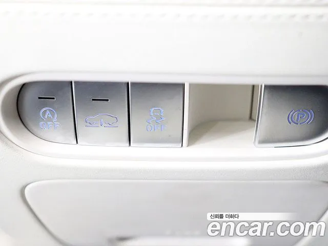 Genesis G90 Бензин 3.5 турбо AWD — Фото автомобиля 12