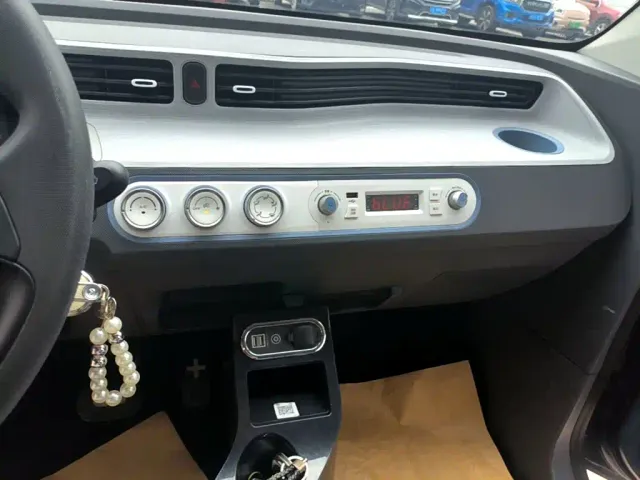 Wuling Hongguang Mini EV — Фото автомобиля 12
