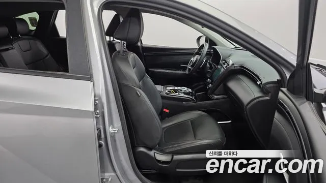 Hyundai Tucson Tucson (NX4) Дизель 2.0 4WD — Фото автомобиля 12