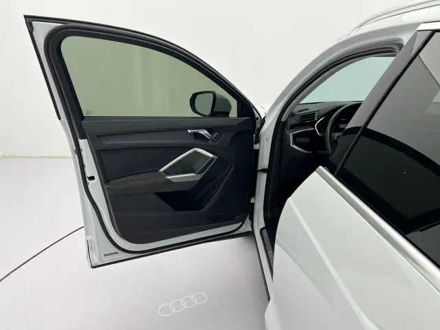 Audi Q3 — Фото автомобиля 24