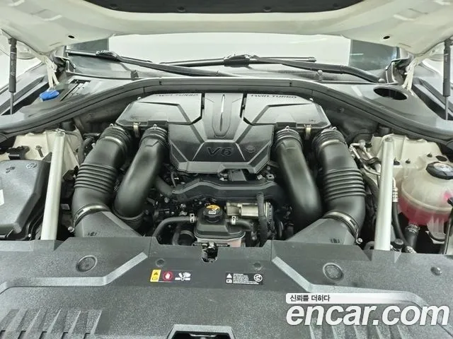 Genesis GV70 — Фото автомобиля 5