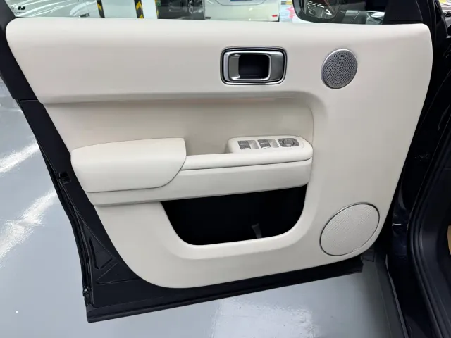 Li Auto Li L8 2023 Pro — Фото автомобиля 4