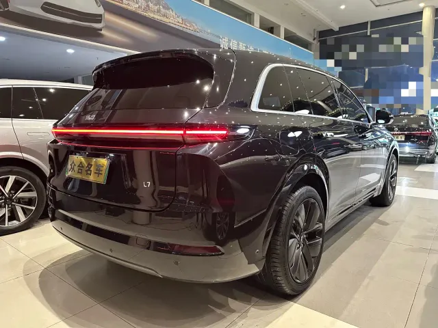 Li Auto L7 — Фото автомобиля 6