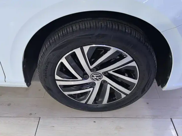 Volkswagen Lavida — Фото автомобиля 6