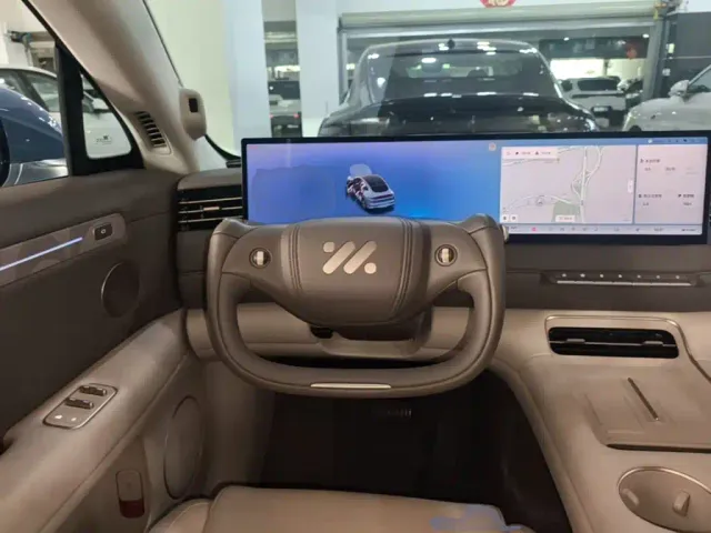 IM Motors LS6 — Фото автомобиля 10