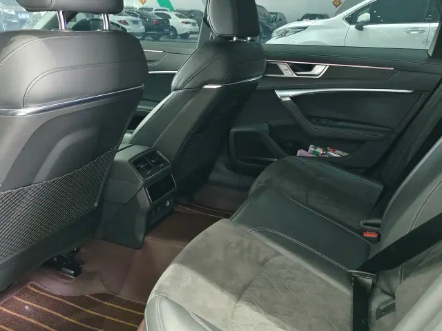 Audi A6L — Фото автомобиля 9