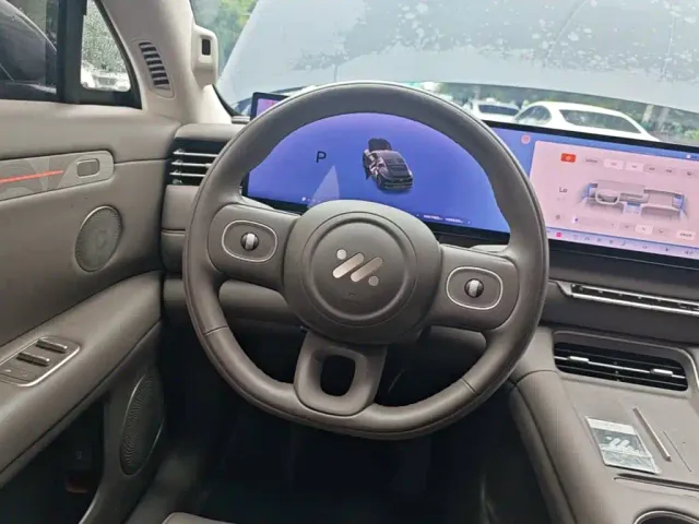 IM Motors LS6 — Фото автомобиля 10