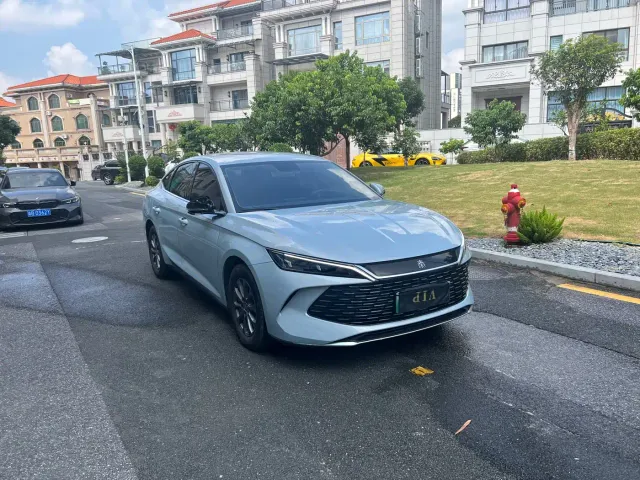 BYD Qin L — Фото автомобиля 4
