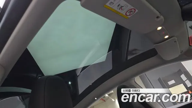 Tesla Model Y — Фото автомобиля 25