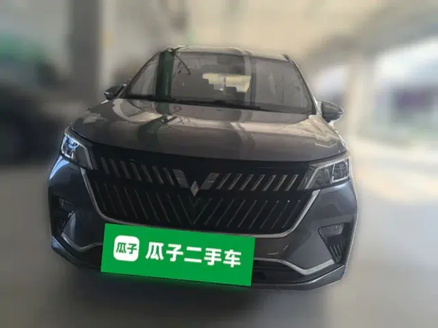 Wuling Jiachen — Фото автомобиля 2
