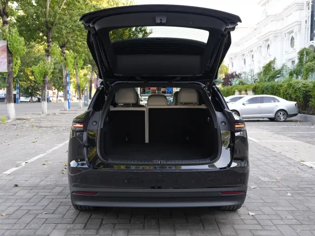 Li Auto i6 — Фото автомобиля 10