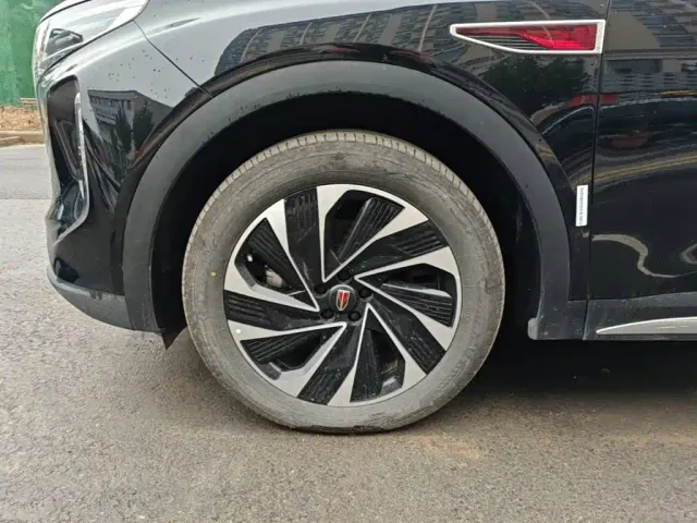 Hongqi HS7 PHEV — Фото автомобиля 22