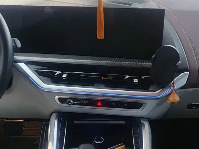 BMW XM — Фото автомобиля 14