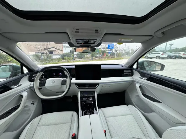 Volkswagen Tiguan L PHEV — Фото автомобиля 7