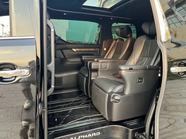 Toyota Vellfire — Фото автомобиля 9