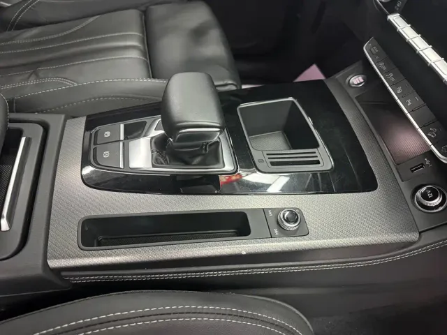 Audi Q5L — Фото автомобиля 5
