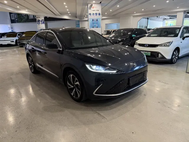 Arcfox Alpha S — Фото автомобиля 3