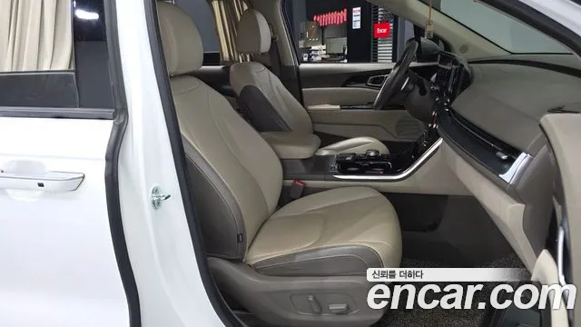 Kia Carnival Generation 4 — Фото автомобиля 16