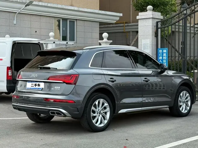 Audi Q5L — Фото автомобиля 9