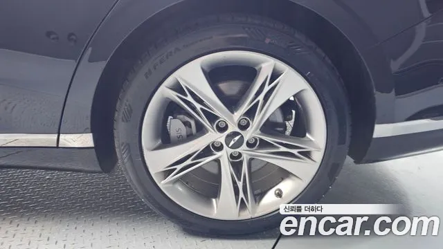 Genesis G90 Бензин 3.5 турбо AWD — Фото автомобиля 5