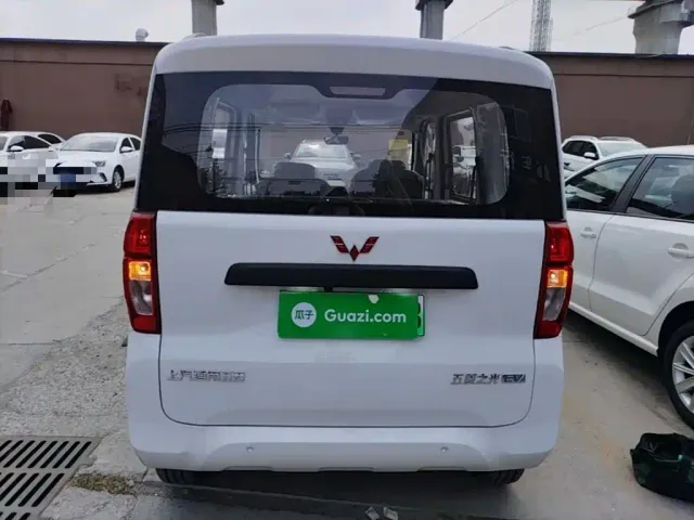 Wuling Zhiguang NEV — Фото автомобиля 5