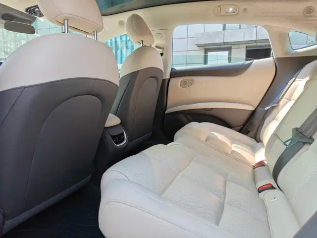 IM Motors LS6 — Фото автомобиля 10