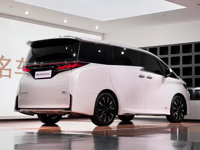 Toyota Vellfire — Фото автомобиля 8