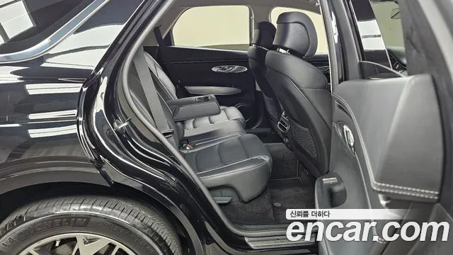 Genesis GV70 — Фото автомобиля 17