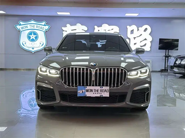 BMW 7 Series — Фото автомобиля 2