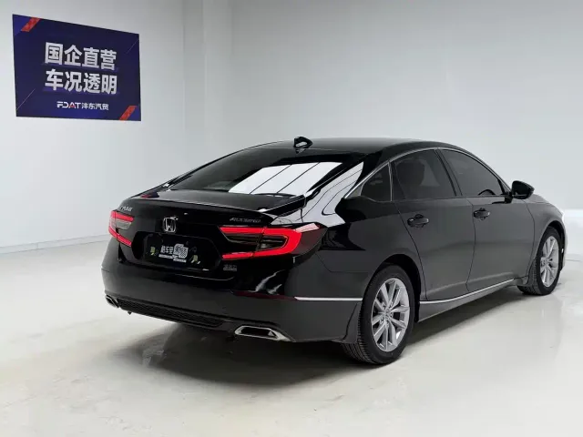 Honda Accord — Фото автомобиля 4
