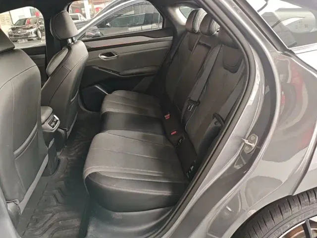 BYD Qin L — Фото автомобиля 16