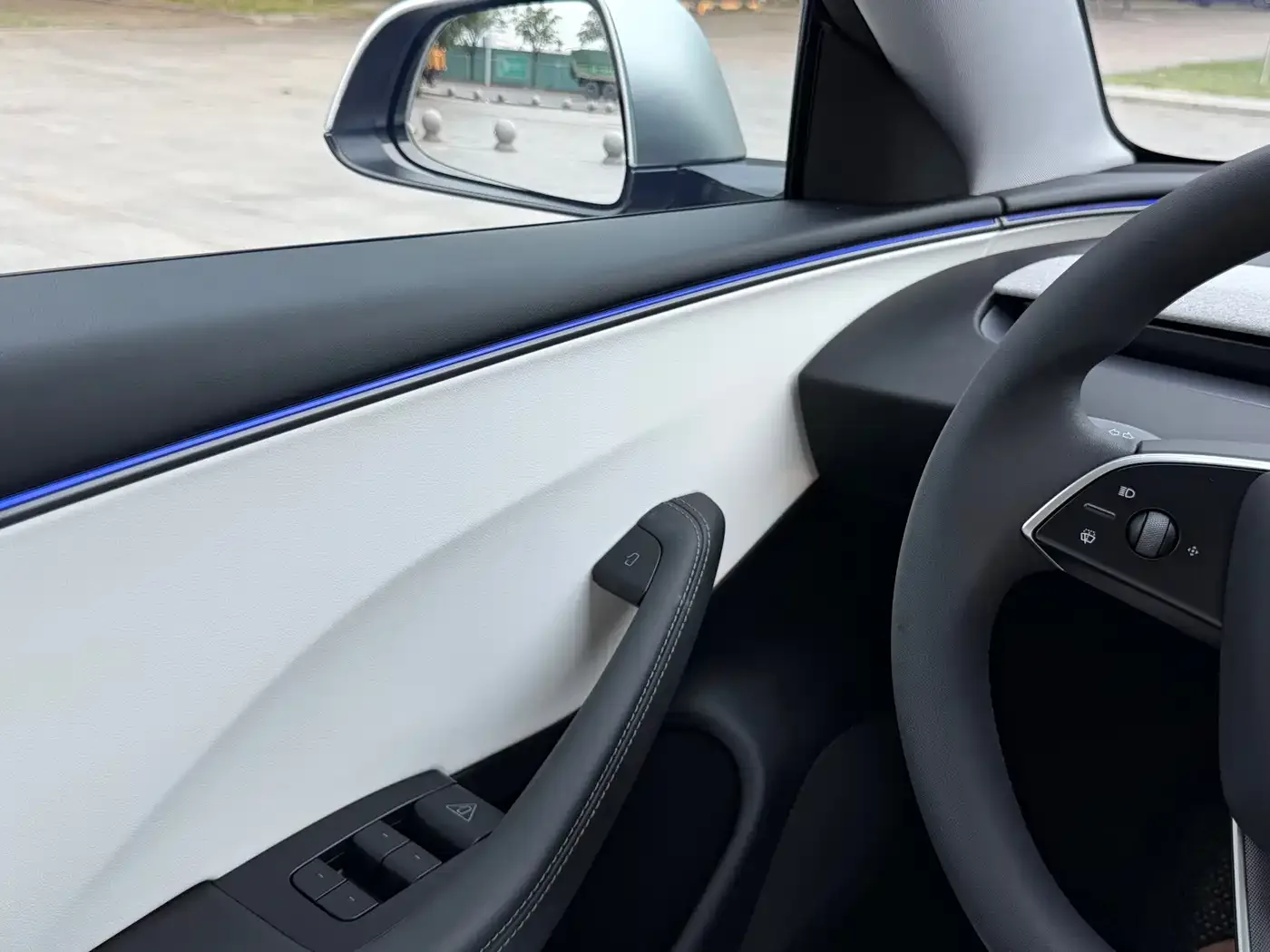 Tesla Model 3 2025 Model Year Facelift Rear-Wheel Drive — Фото автомобиля 10