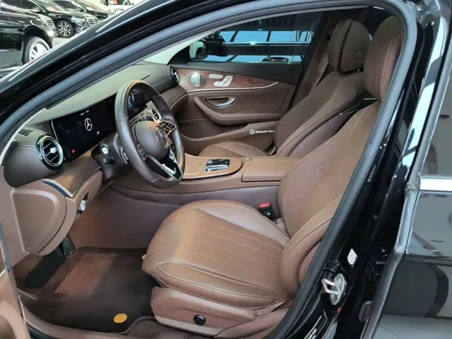 Mercedes-Benz E-Class — Фото автомобиля 14