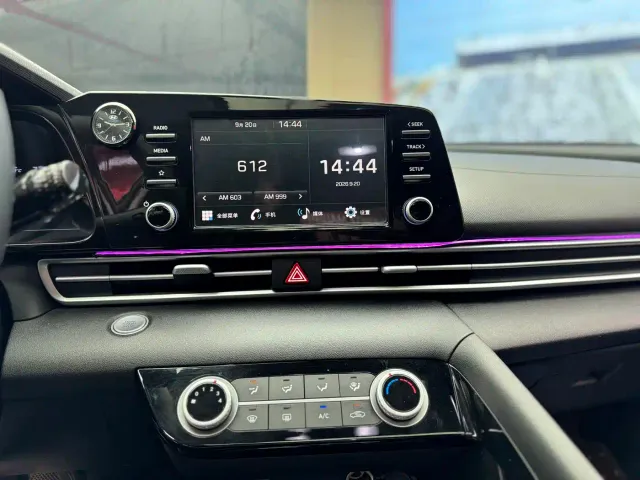 Hyundai Elantra — Фото автомобиля 14