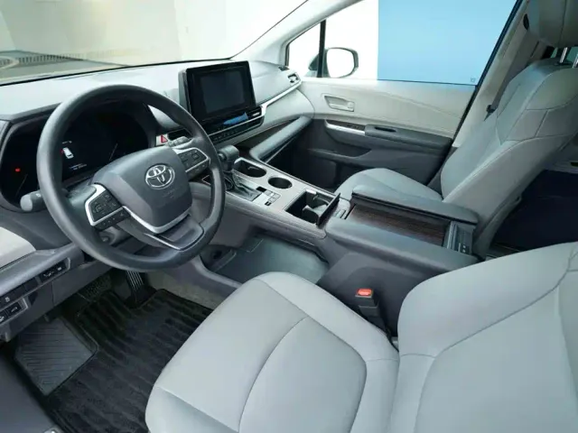 Toyota Granvia — Фото автомобиля 9
