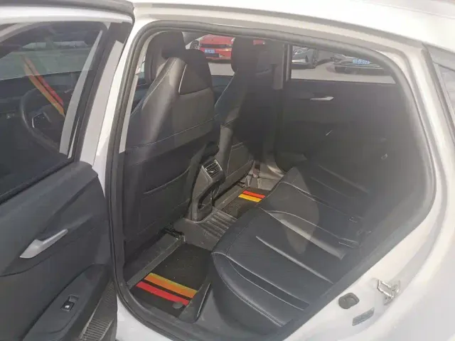 Changan Lamore — Фото автомобиля 16