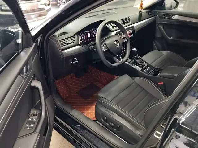 Skoda Superb — Фото автомобиля 15