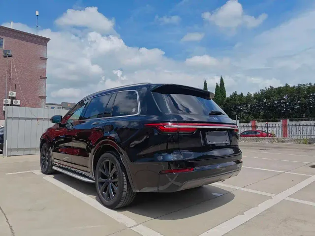 Li Auto ONE — Фото автомобиля 5