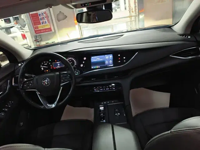 Buick Enclave — Фото автомобиля 9