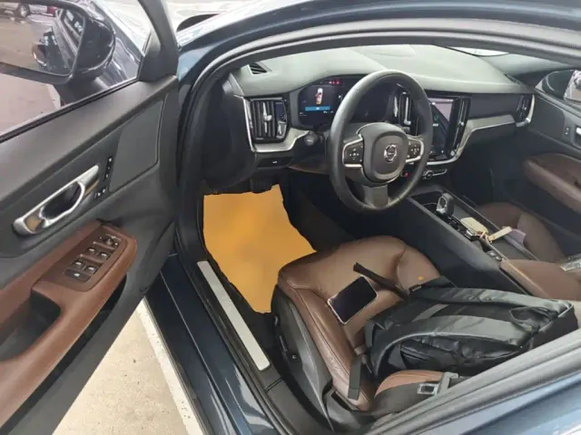 Volvo S60 — Фото автомобиля 15
