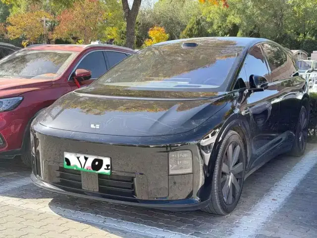 Фотография автомобиля — Li Auto i8