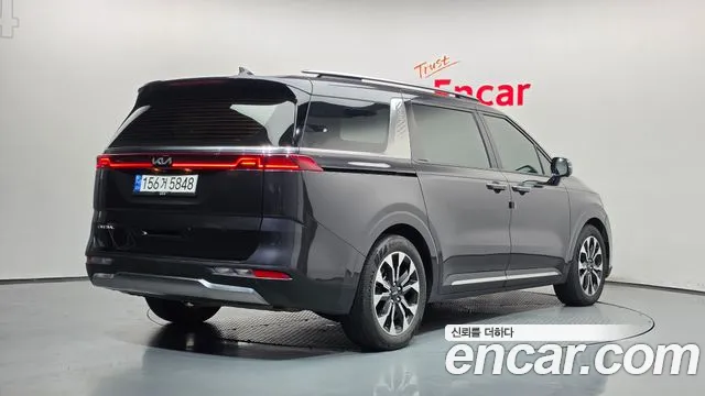 Kia Carnival Generation 4 — Фото автомобиля 2