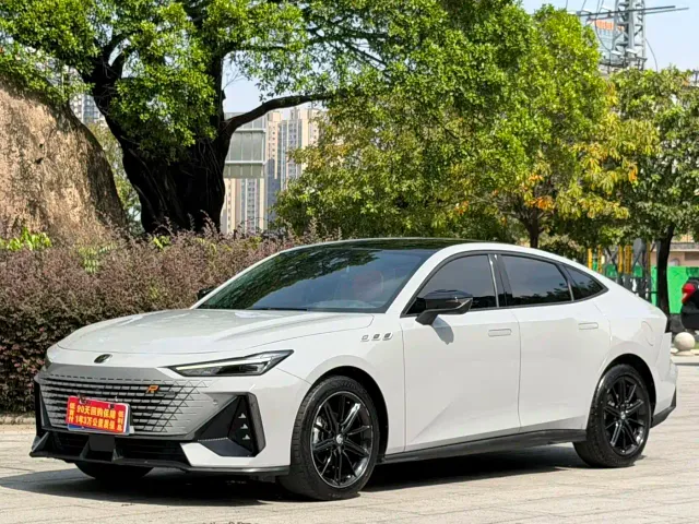 Фотография автомобиля — Changan UNI-V