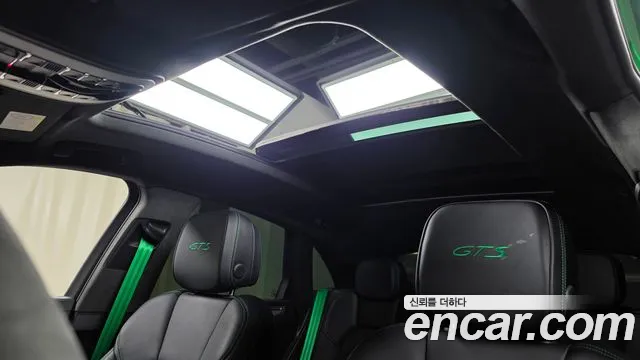 Porsche Macan — Фото автомобиля 21