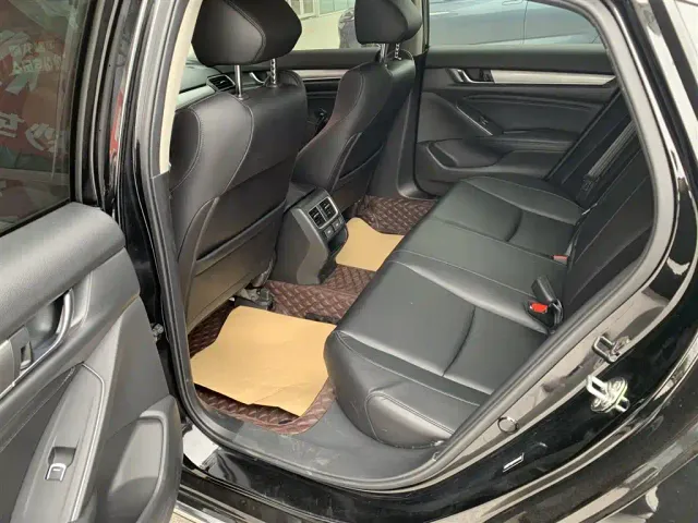 Honda Accord — Фото автомобиля 5